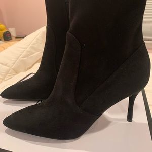Nine West NWCADENCE Black Suede Bootie